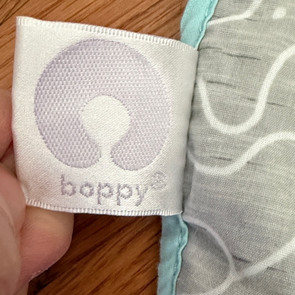 Boppy Grey Neck Pillow Bib with Aqua Trim - Picture 2 of 2